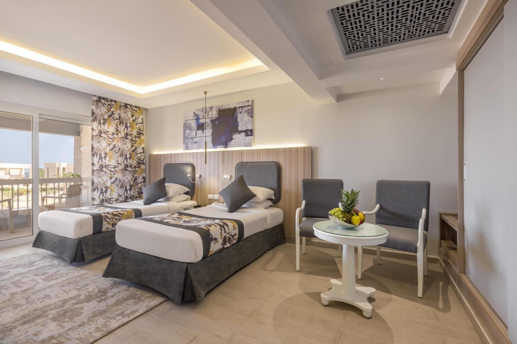 Hurghada Long Beach Resort Exterior photo Deluxe room